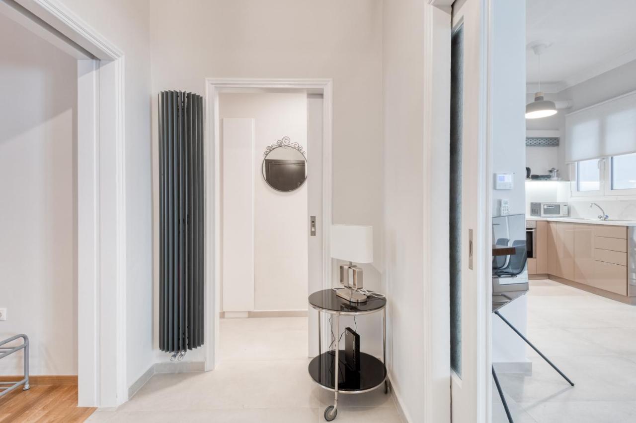 Modern 2-Bedroom Apt, 200M From The Acropolis Athen Eksteriør billede