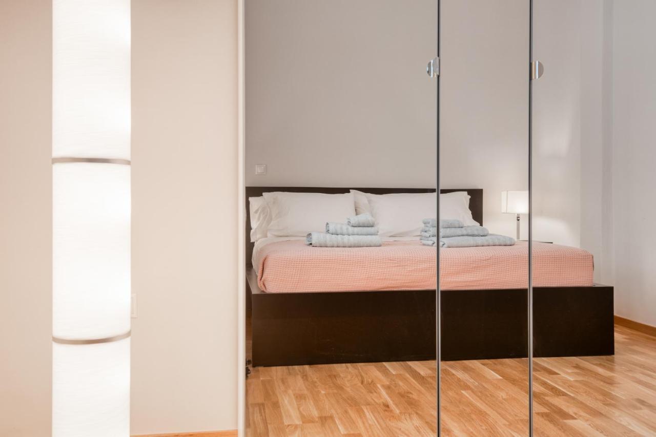 Modern 2-Bedroom Apt, 200M From The Acropolis Athen Eksteriør billede