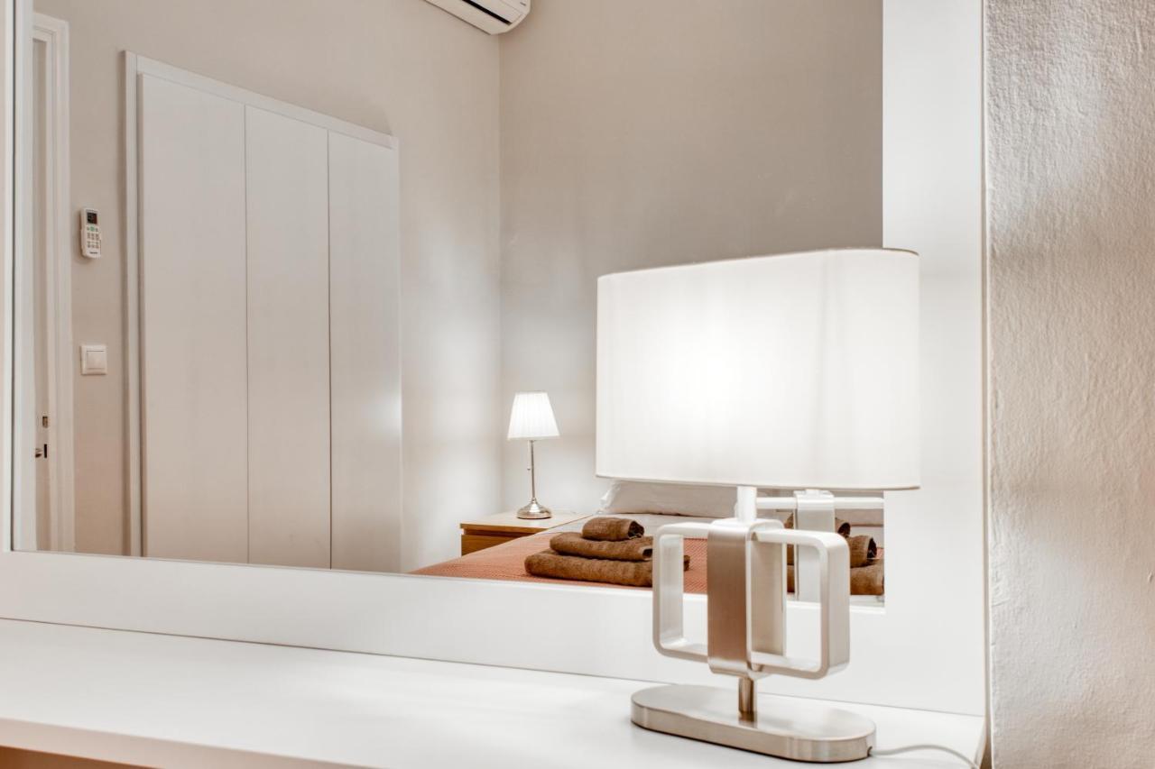 Modern 2-Bedroom Apt, 200M From The Acropolis Athen Eksteriør billede