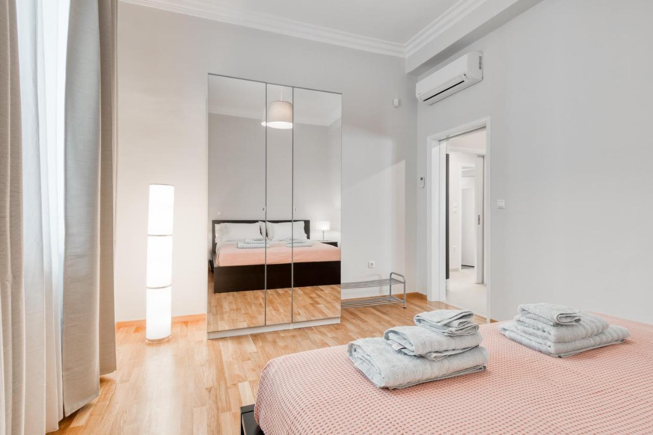Modern 2-Bedroom Apt, 200M From The Acropolis Athen Eksteriør billede