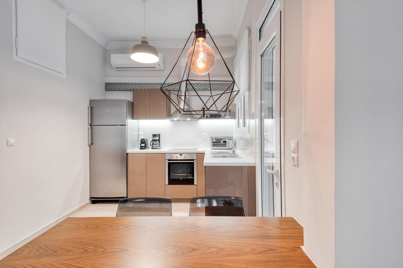 Modern 2-Bedroom Apt, 200M From The Acropolis Athen Eksteriør billede